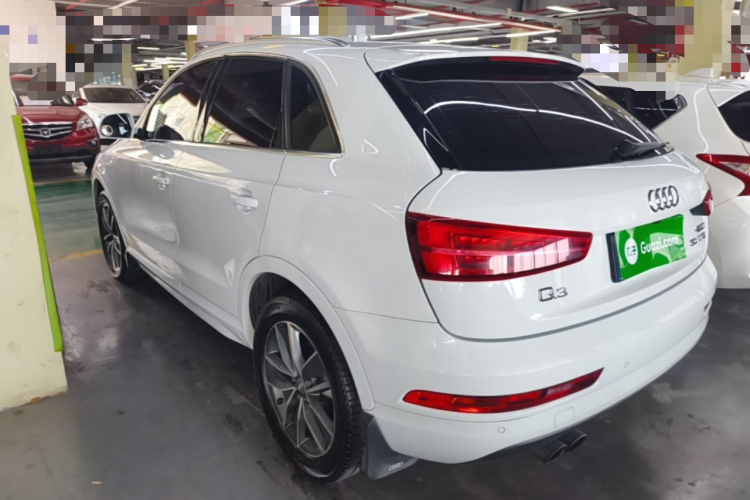 Audi Q3 2018 car image #5