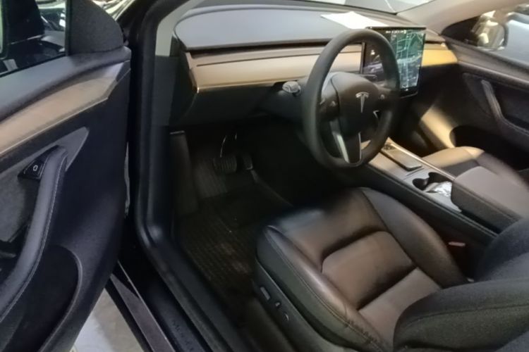 Tesla Model Y 2021 #16 Tesla Model Y 2021 car image #16