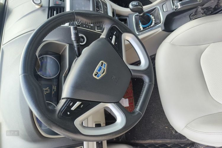 GEELY Emgrand 2014 #12 GEELY Emgrand 2014 صورة سيارة #12