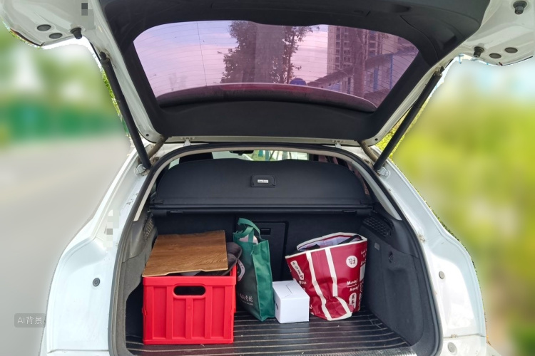 Audi Q3 2018 car image #21