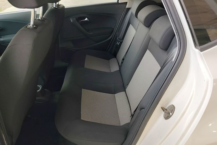 Volkswagen Polo 2017 car image #17