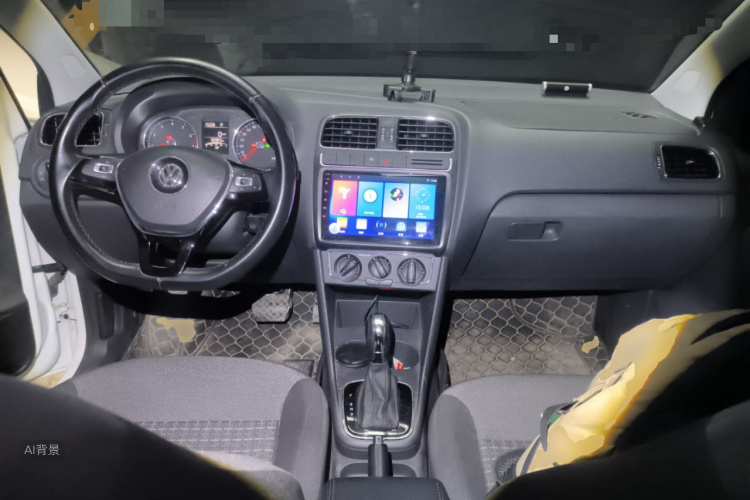 Volkswagen Polo 2017 car image #11
