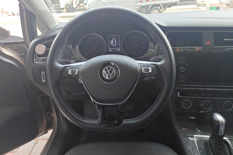 Volkswagen Golf 2019 #15 Volkswagen Golf 2019 car image #15