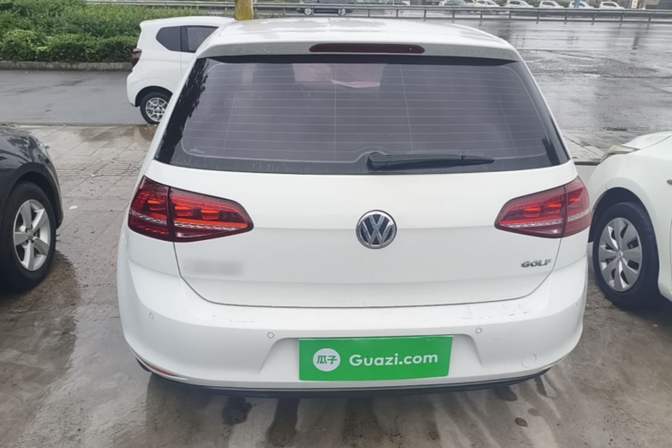 Volkswagen Golf 2017 car image #6