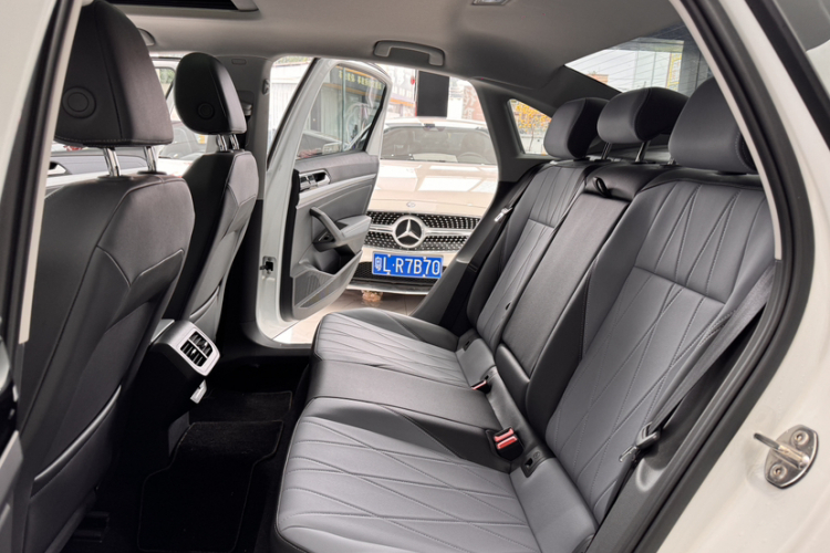 Volkswagen Lavida 2024 car image #15