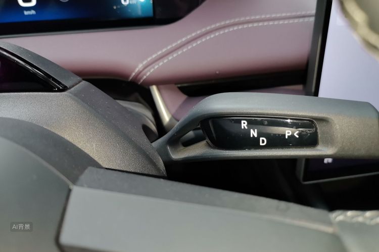 MI SU7 2024 immagine di auto #16