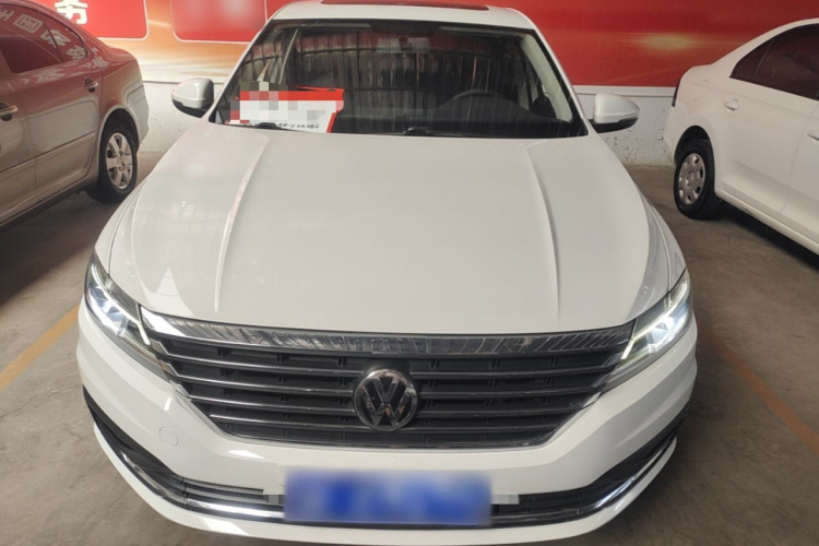 Volkswagen Lavida 2018 car image #3