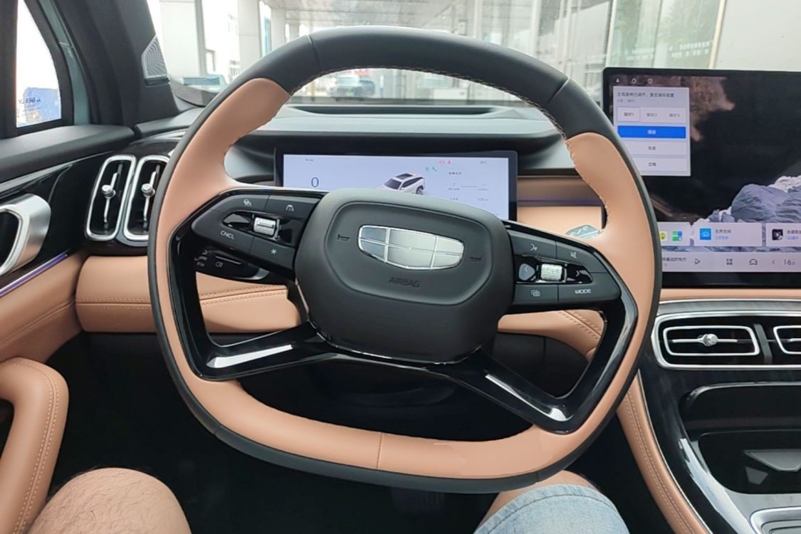 GEELY Boyue L 2026 car image #11