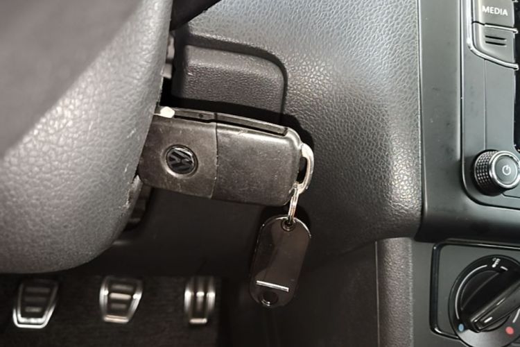 Volkswagen Polo 2016 car image #9