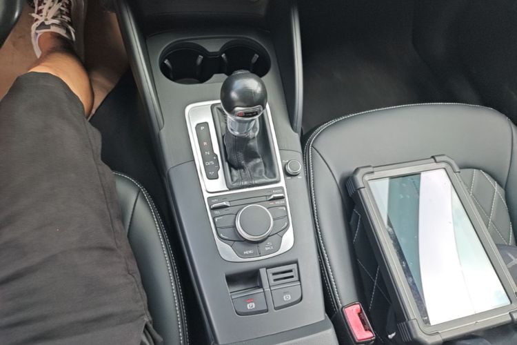 Audi A3 2016 car image #14