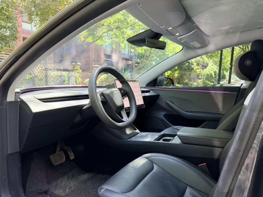 Tesla Model 3 2025 car image #3