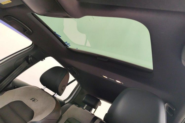 Volkswagen Golf 2020 car image #16