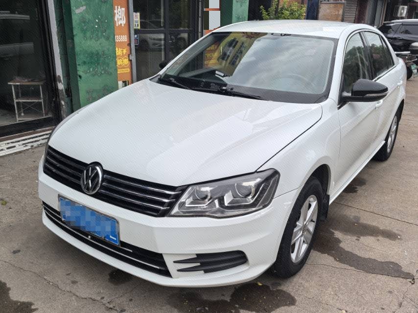 Volkswagen Bora 2013 car image 