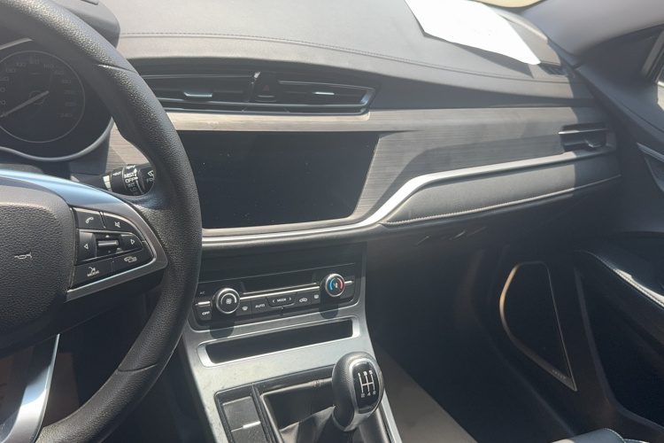 GEELY Emgrand 2021 car image #13