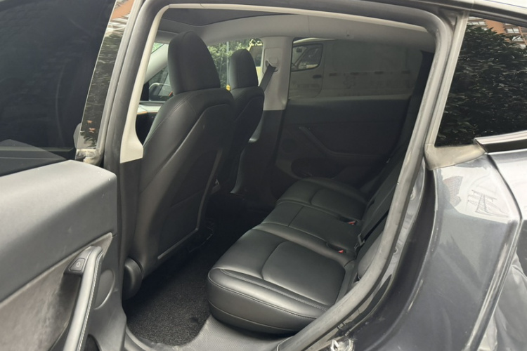 Tesla Model Y 2024 #12 Tesla Model Y 2024 صورة سيارة #12