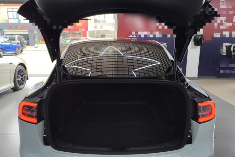 Tesla Model 3 2023 car image #19