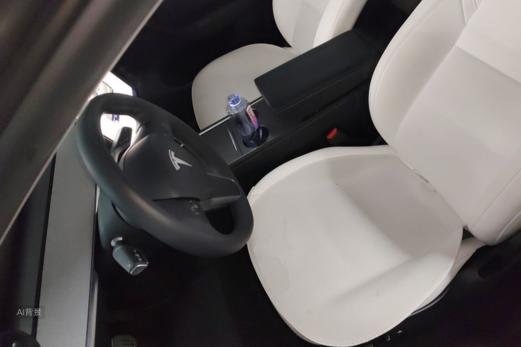 Tesla Model Y 2024 #17 Tesla Model Y 2024 car image #17