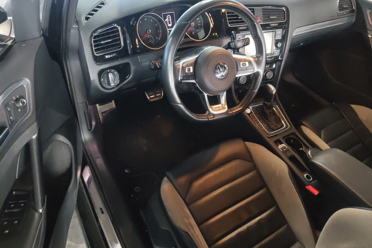 Volkswagen Golf 2018 immagine di auto #16