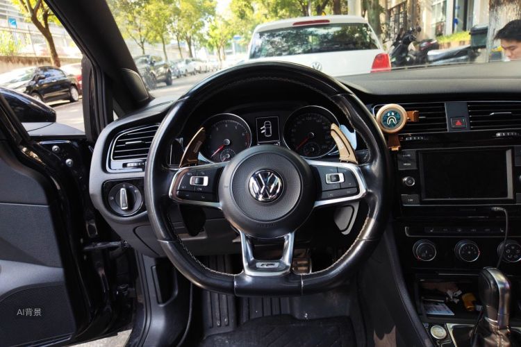 Volkswagen Golf 2018 imagem de carro #12