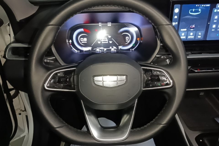 GEELY Emgrand 2024 car image #11