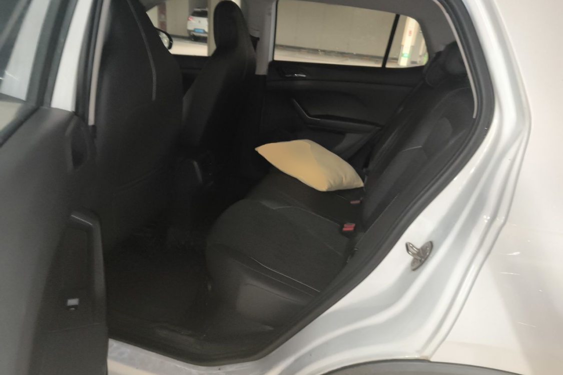 Volkswagen T-Cross 2019 car image #19