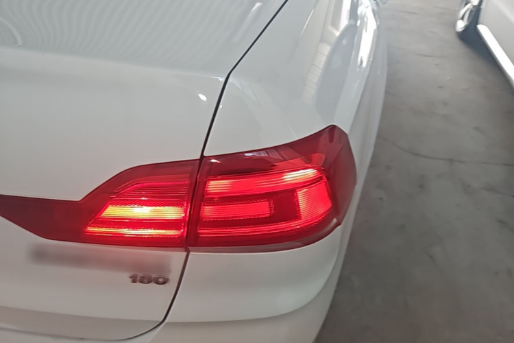Volkswagen Santana 2017 #8 Volkswagen Santana 2017 car image #8