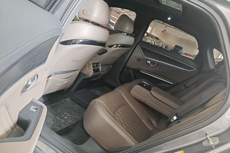BYD Han 2023 car image #17