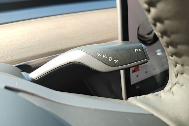 Tesla Model Y 2021 #14 Tesla Model Y 2021 car image #14