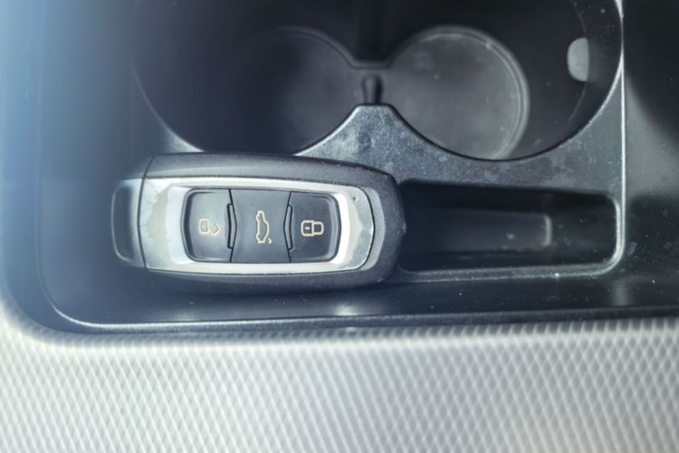 GEELY Emgrand GS 2018 car image #9