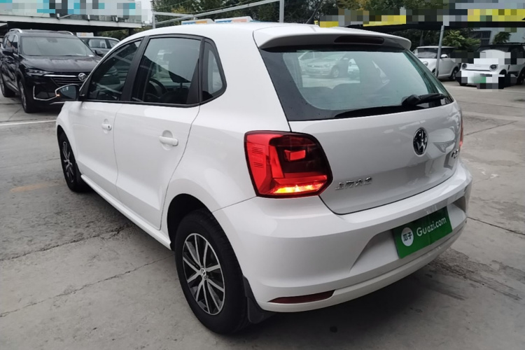 Volkswagen Polo 2019 car image #5