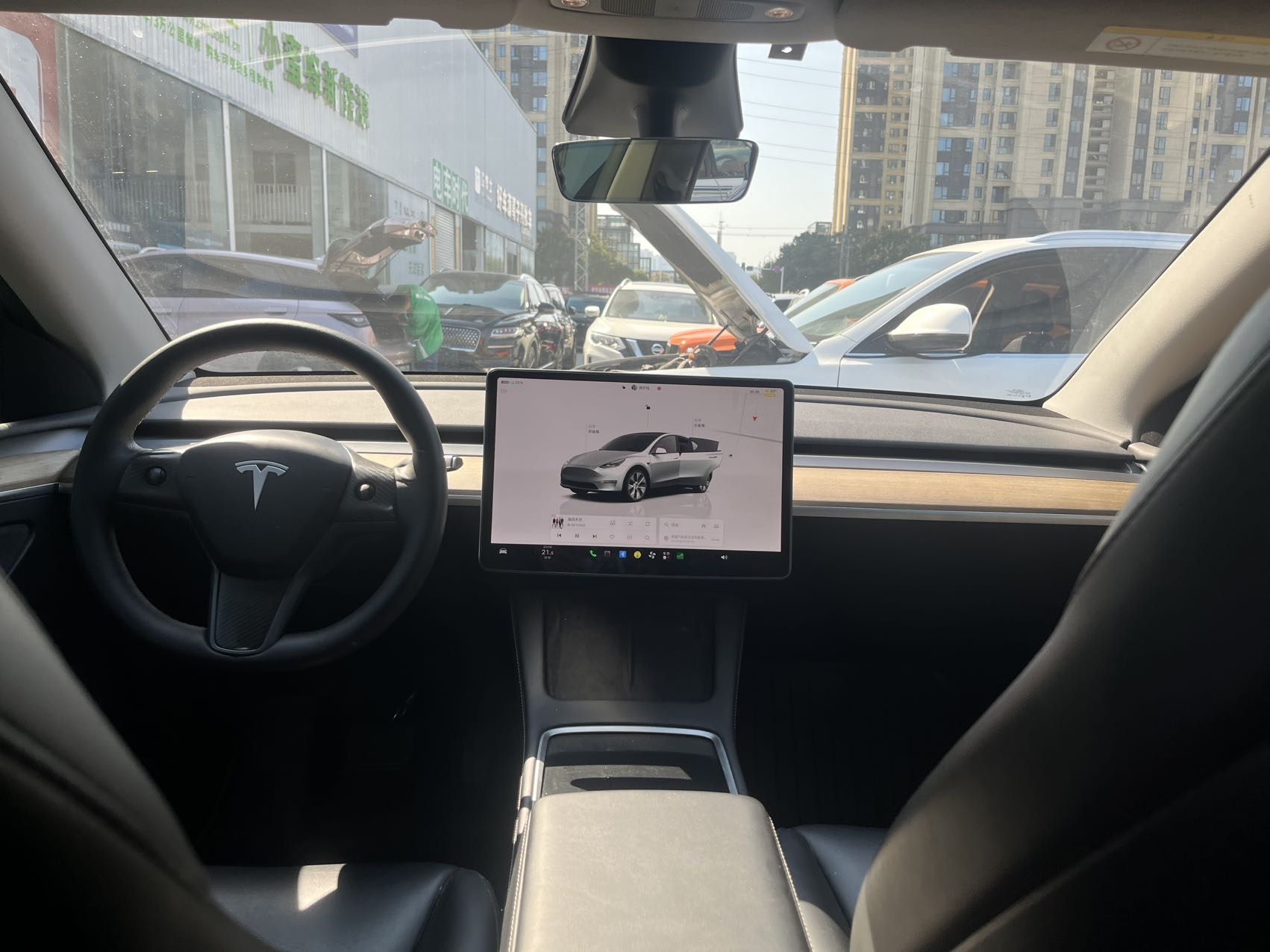 Tesla Model Y 2023 car image #5
