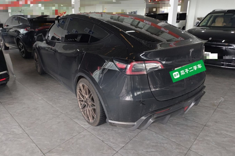 Tesla Model Y 2022 #5 Tesla Model Y 2022 car image #5