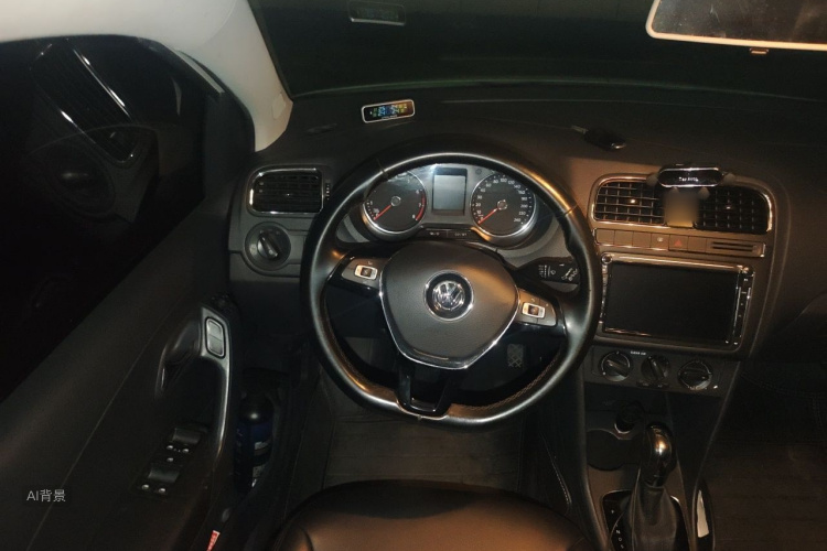 Volkswagen Polo 2016 car image #12