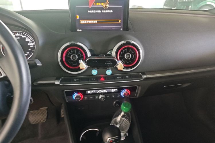 Audi A3 2018 car image #13