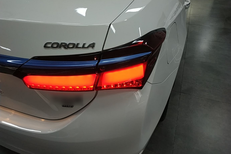 Toyota Corolla Hybird E+ 2022 immagine di auto #8