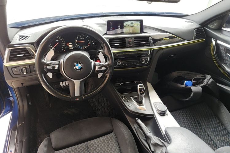 BMW 3 Series 2018 car image #10