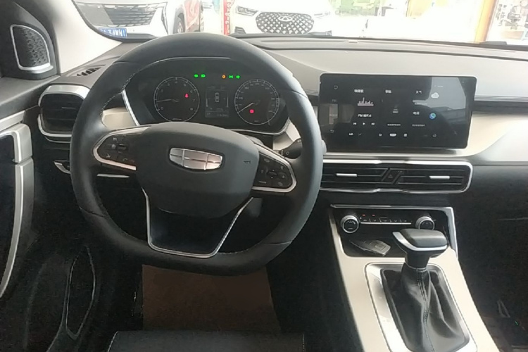 GEELY Coolray 2024 car image #11