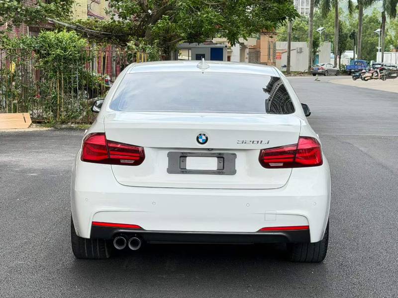 BMW 3 Series 2019 car image #9