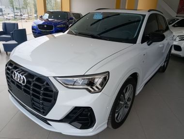 Audi Q3 2023 car image 