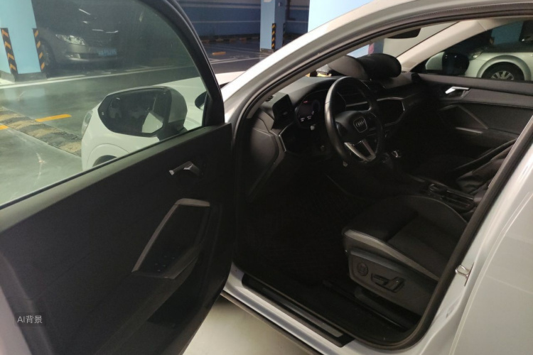 Audi Q3 2021 immagine di auto #18