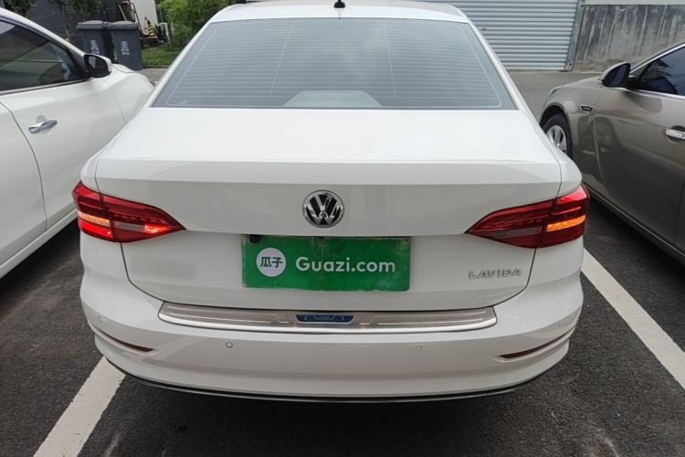 Volkswagen Lavida 2020 car image #6