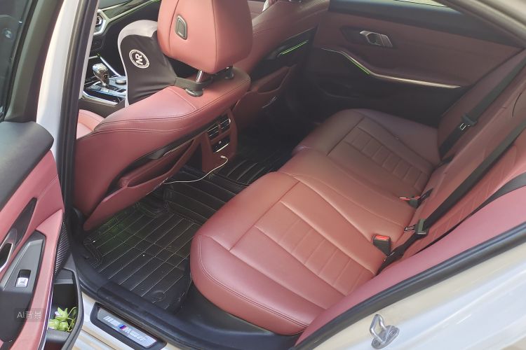 BMW 3 Series 2021 car image #19