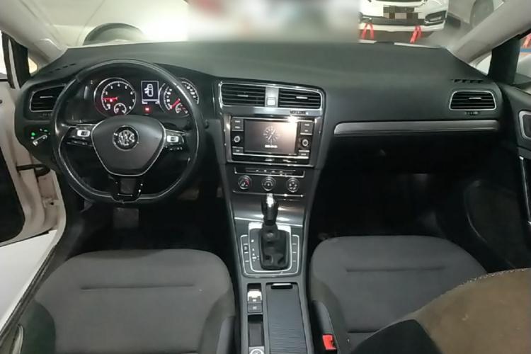 Volkswagen Golf 2018 #10 Volkswagen Golf 2018 car image #10