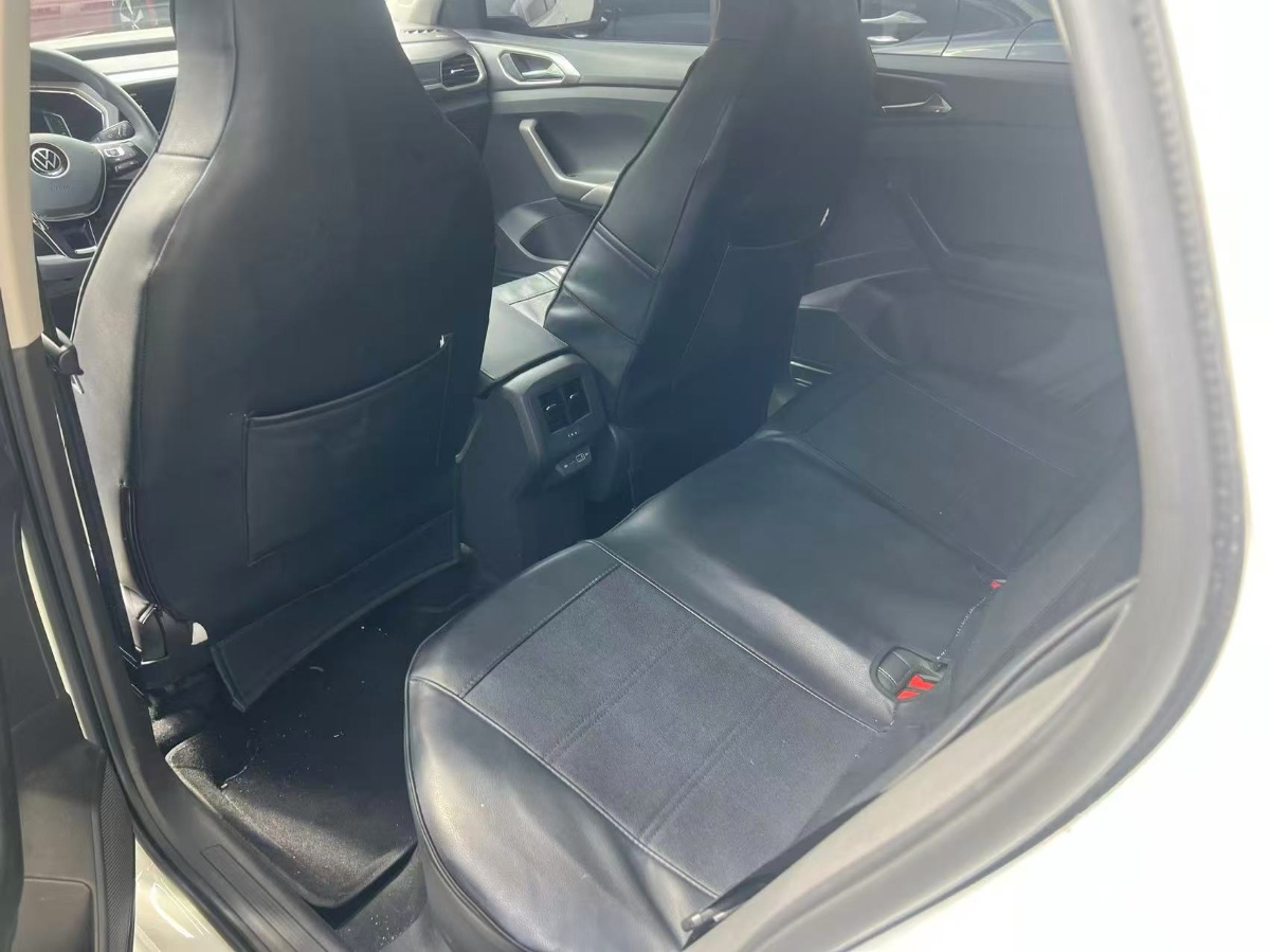 Volkswagen T-Cross 2023 car image #5
