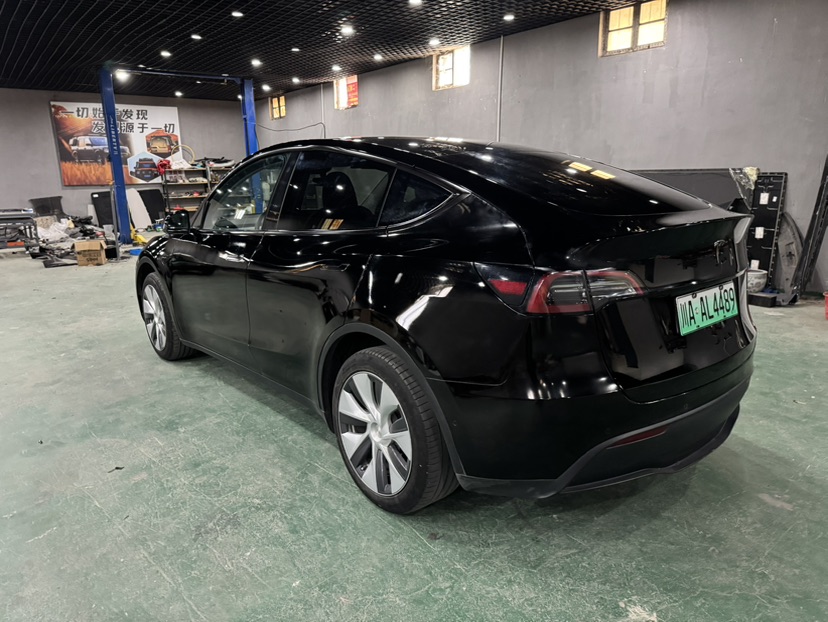 Tesla Model Y 2023 #3 Tesla Model Y 2023 car image #3