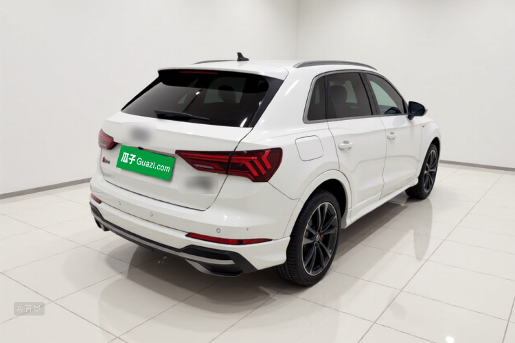 Audi Q3 2020 car image #7