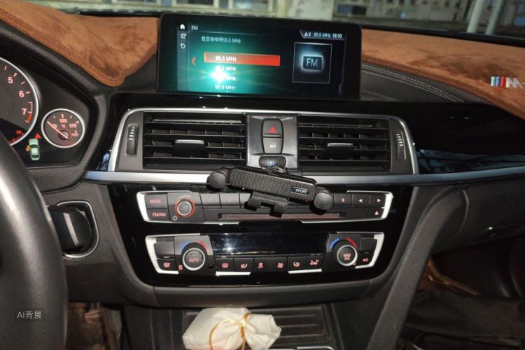 BMW 3 Series 2019 car image #15