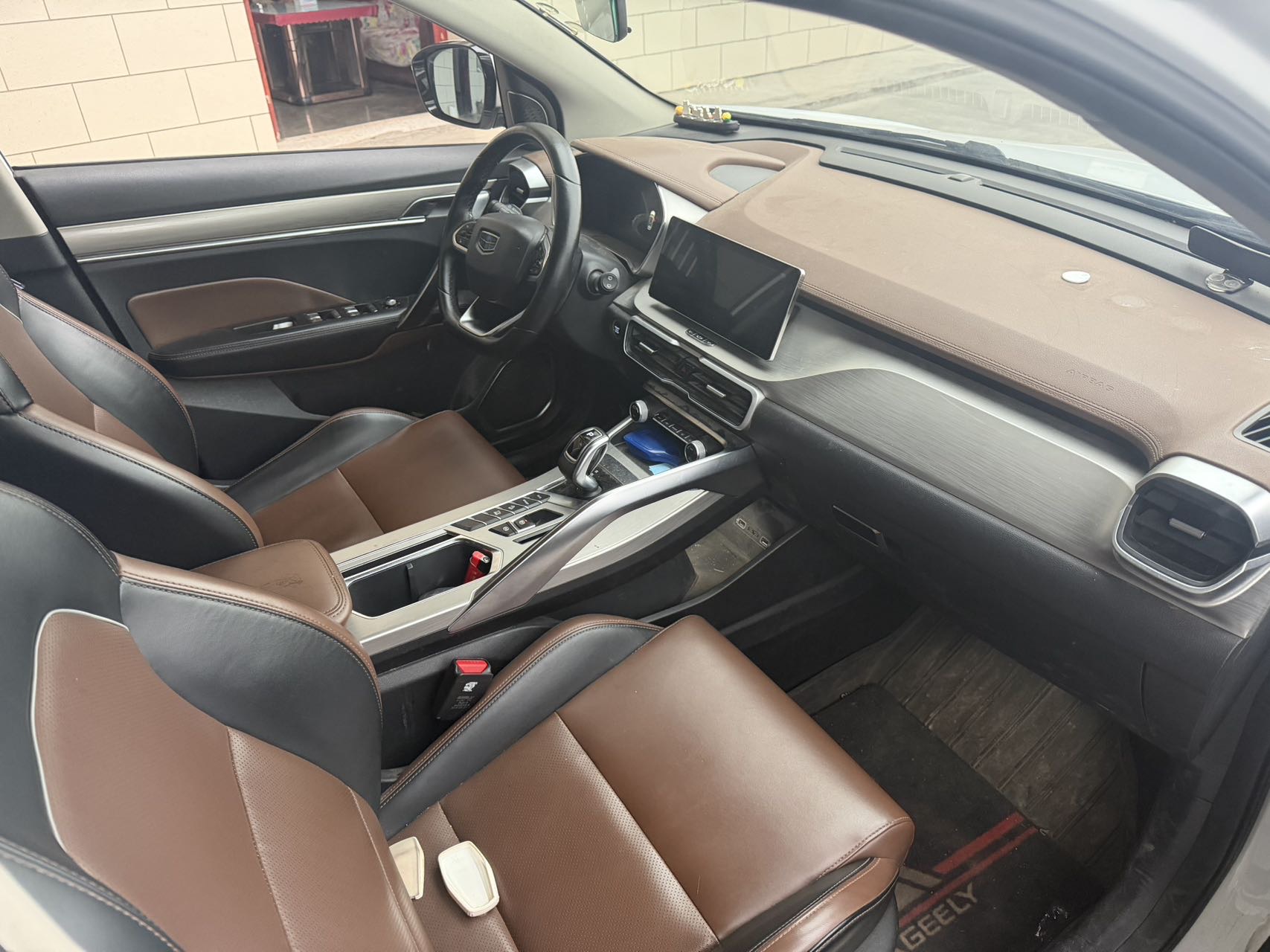 GEELY Coolray 2019 immagine di auto #6