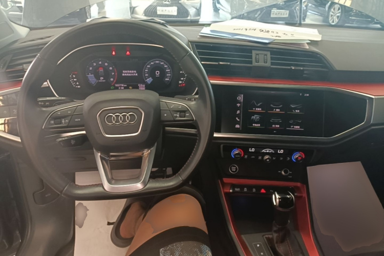 Audi Q3 2021 car image #10