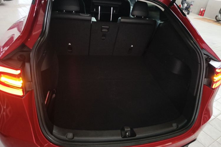 Tesla Model Y 2022 #19 Tesla Model Y 2022 car image #19